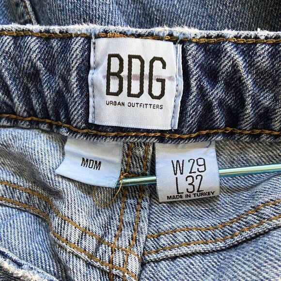 BDG Urban Outfitters Women’s Mom Jeans Size 29 Blue Medium Wash High Rise Taper - Picture 4 of 6